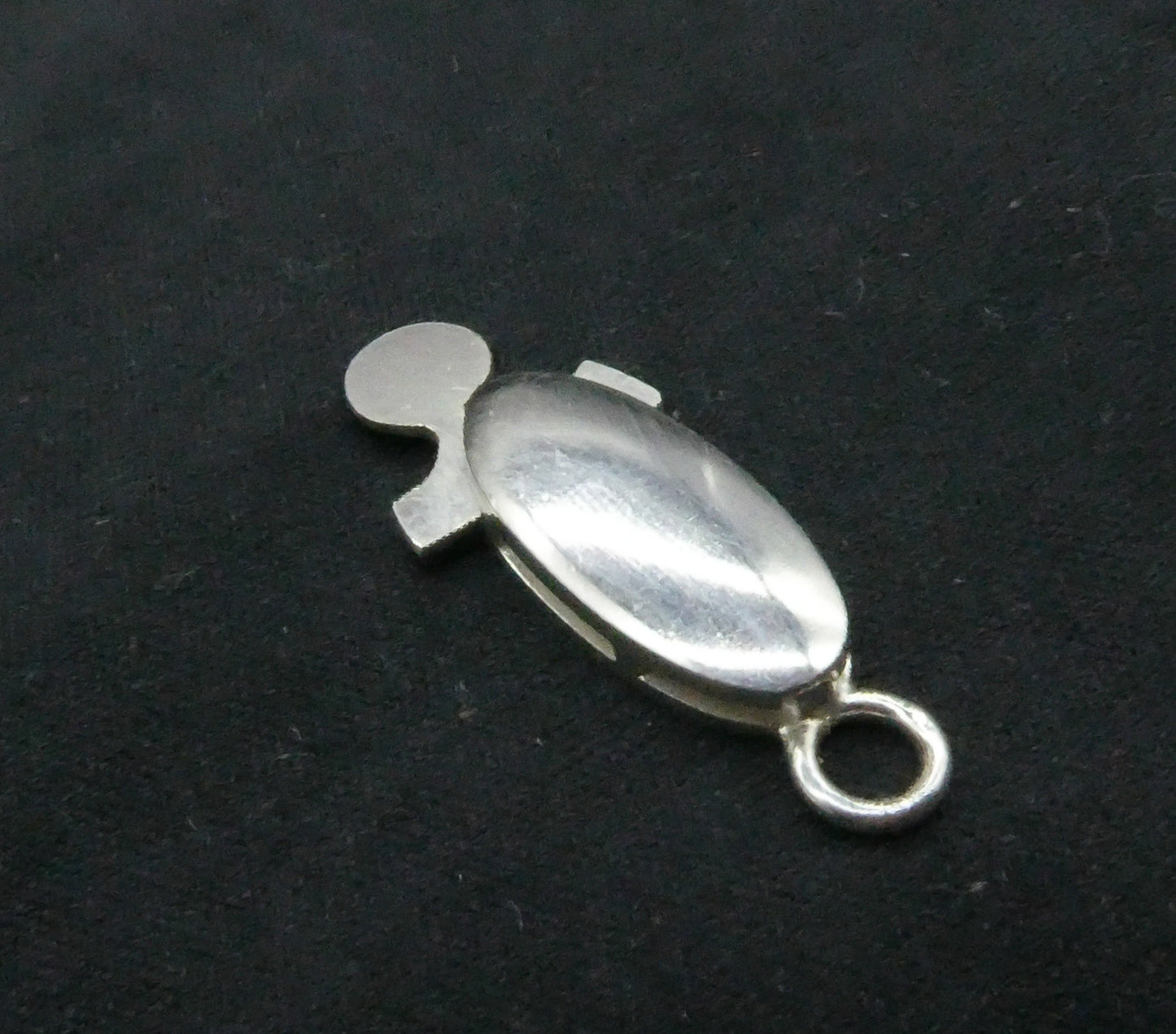 Pearl lock in silver